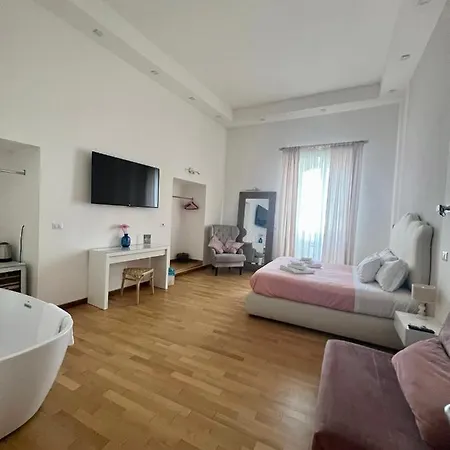 Caracciolo Beb Bed and breakfast