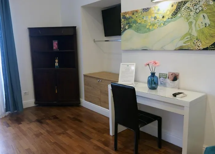 Bed and Breakfast Caracciolo Beb 4*